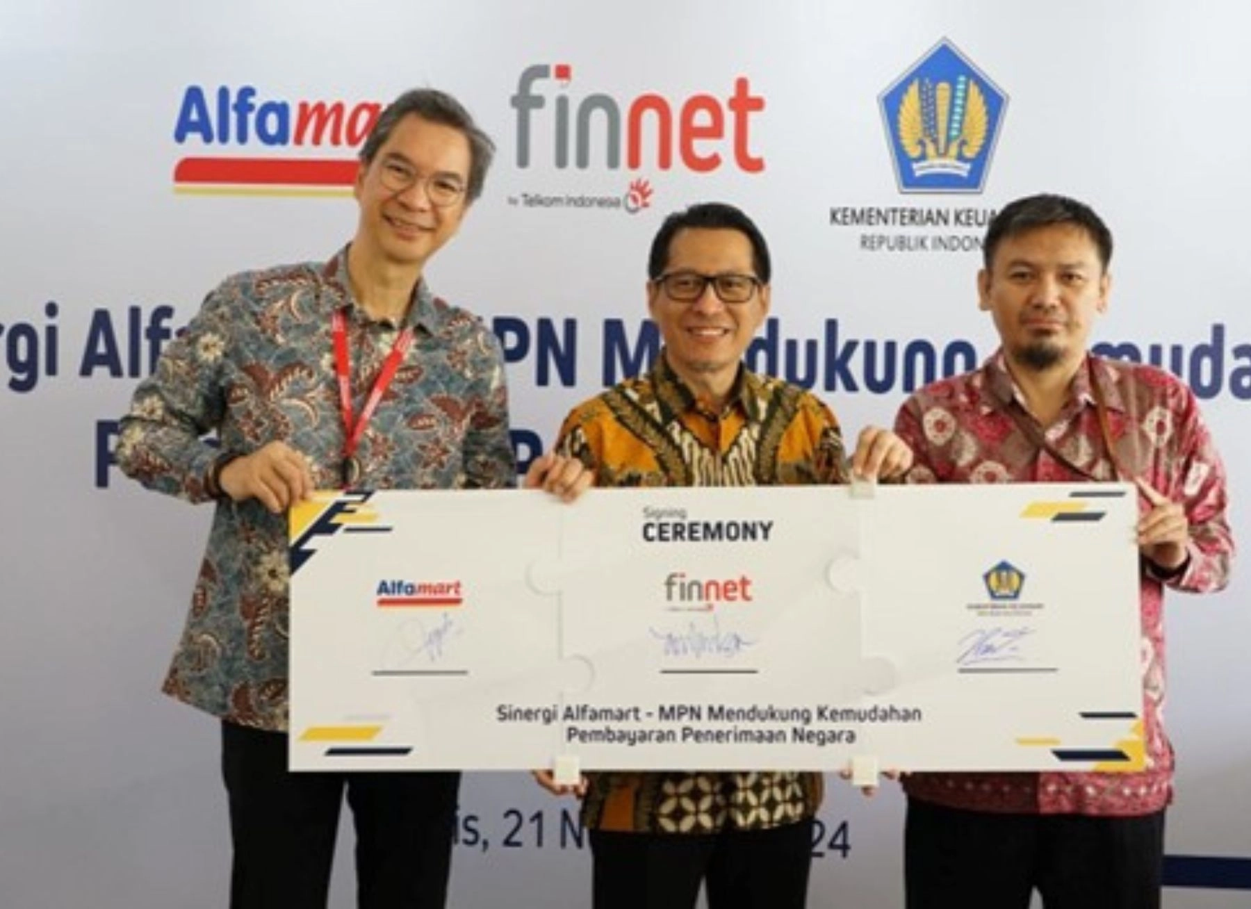 Mudah dan Cepat! Kolaborasi Finnet dengan Alfamart Wujudkan Pembayaran Penerimaan Negara Hingga ke Pelosok Negeri